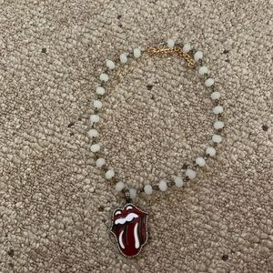 Rolling stone necklace